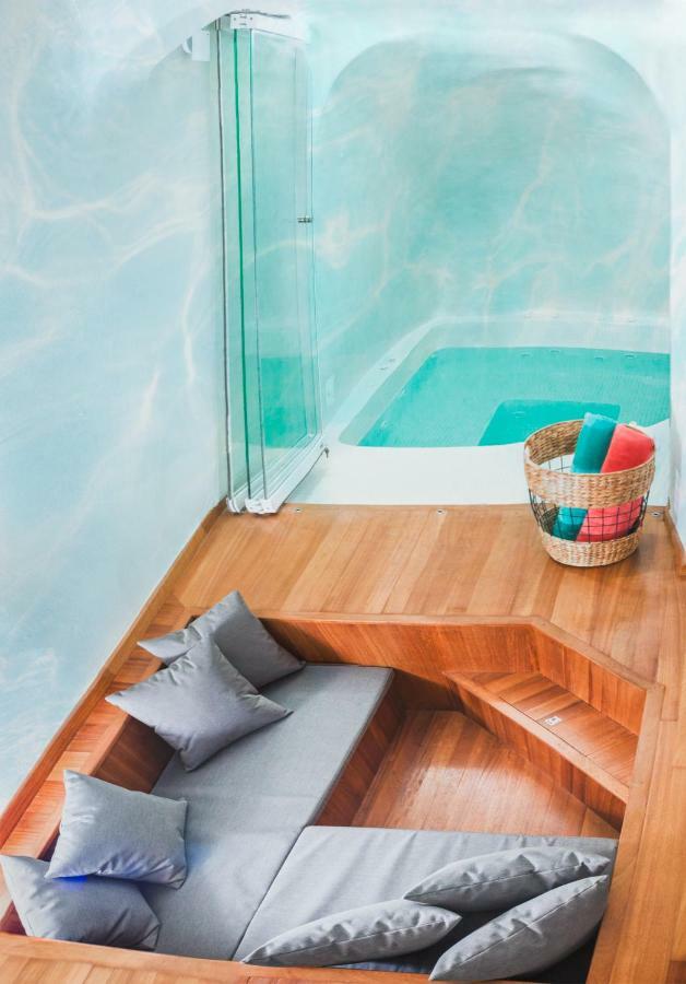 Sweet Nectar Villa With Hot Tub Pyrgos Kallistis ภายนอก รูปภาพ